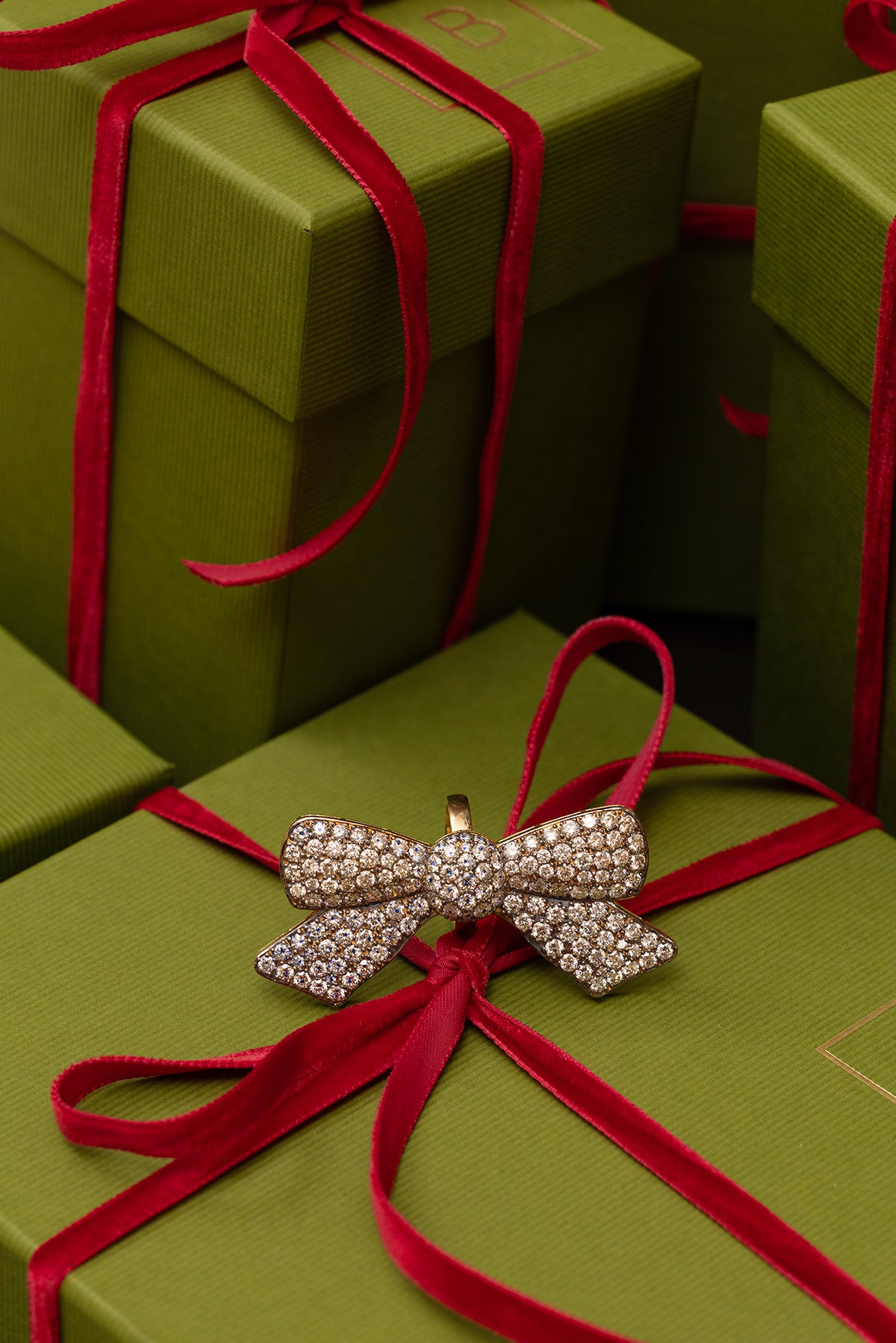 Complimentary Holiday Gift Wrap