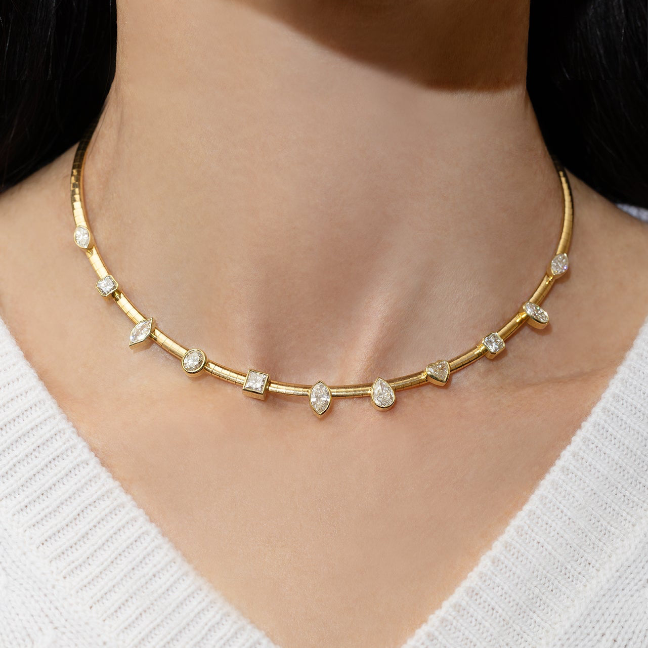 Bezel Multi Diamond Ridge Collar