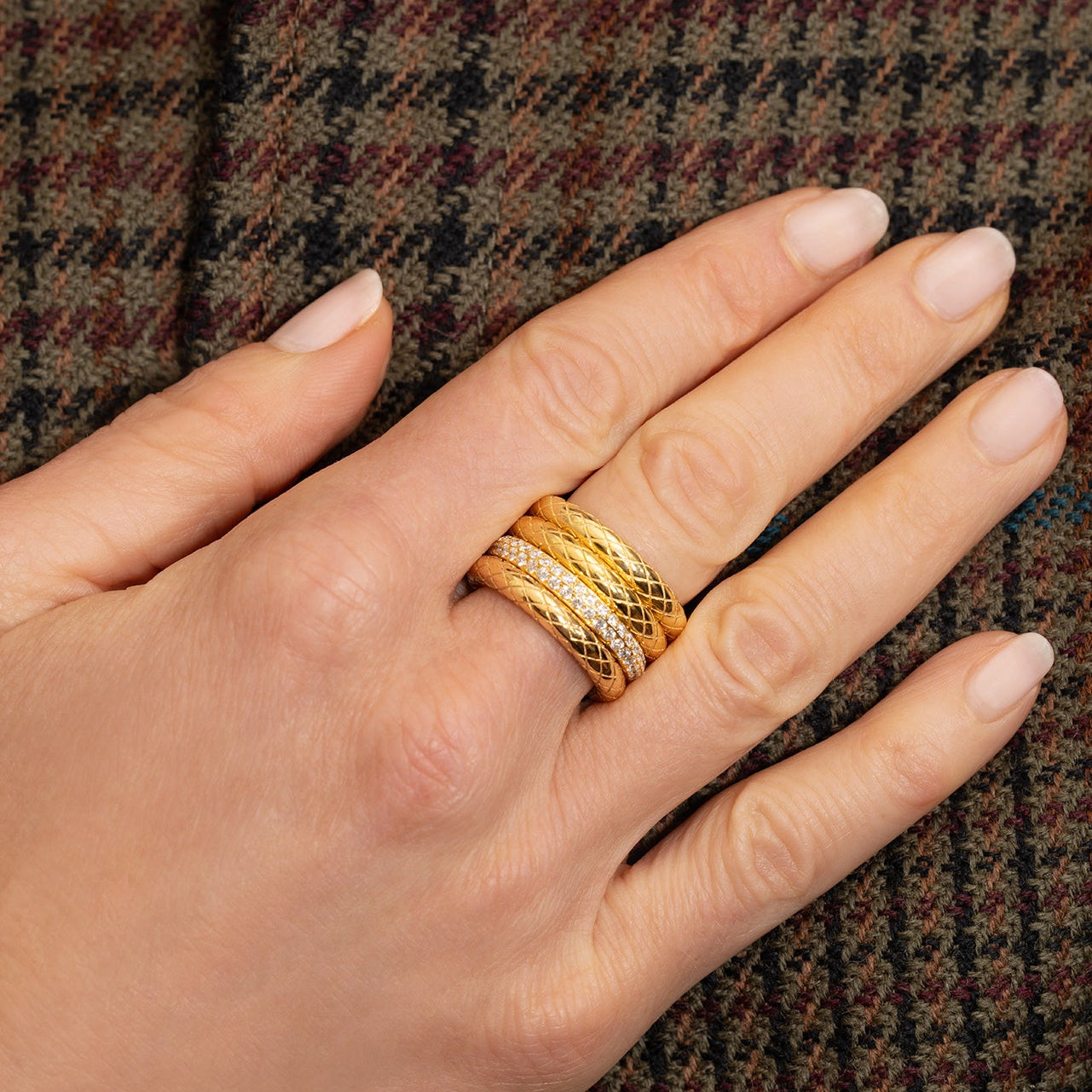 Diamond Snake Textured Band